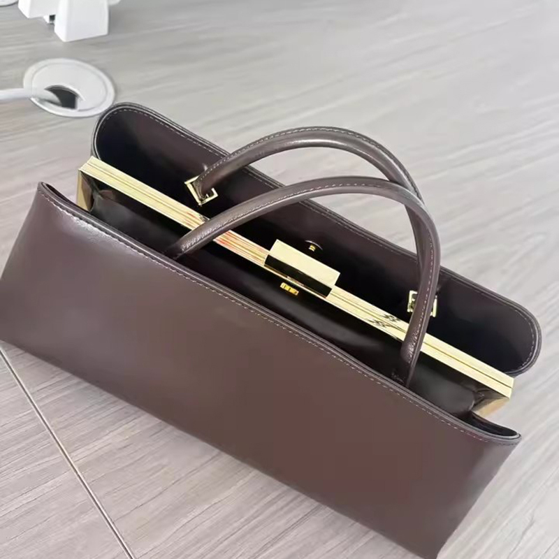 Women Bags Manufacturer - Kentsel Minimalist Metal Klipsli Çerçeve Omuz