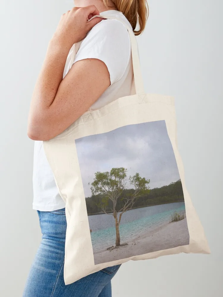 Women Bags In Australia - Mackenzie Gölü'ndeki ağaç, Fraser Adası, Queensland,
